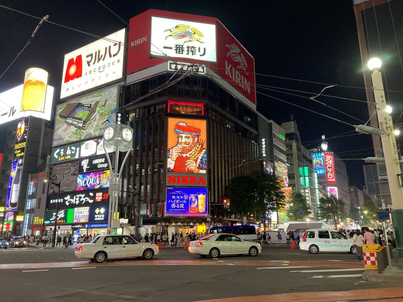 すすきのエリアの街並み