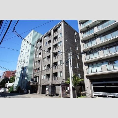 ハウスオブリザ南9条 302号室(賃貸・1LDK・5.5万円/月)の外観・室内写真