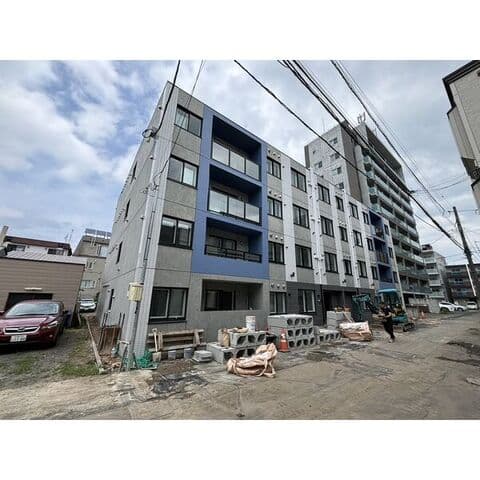ライトベルー南9条ー 都市ガス搭載 エアコン完備 408号室(賃貸・1LDK・6.4万円/月)の外観・室内写真