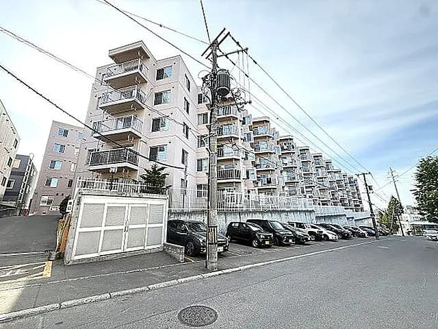 エメラルドグリーンヒルズ平岸Ⅱ(中古マンション・4LDK・1,120万円)の外観・室内写真