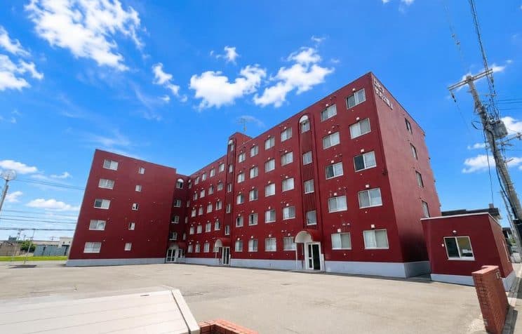 ロピア伏古公園Ⅱ(中古マンション・4LDK・740万円)の外観・室内写真